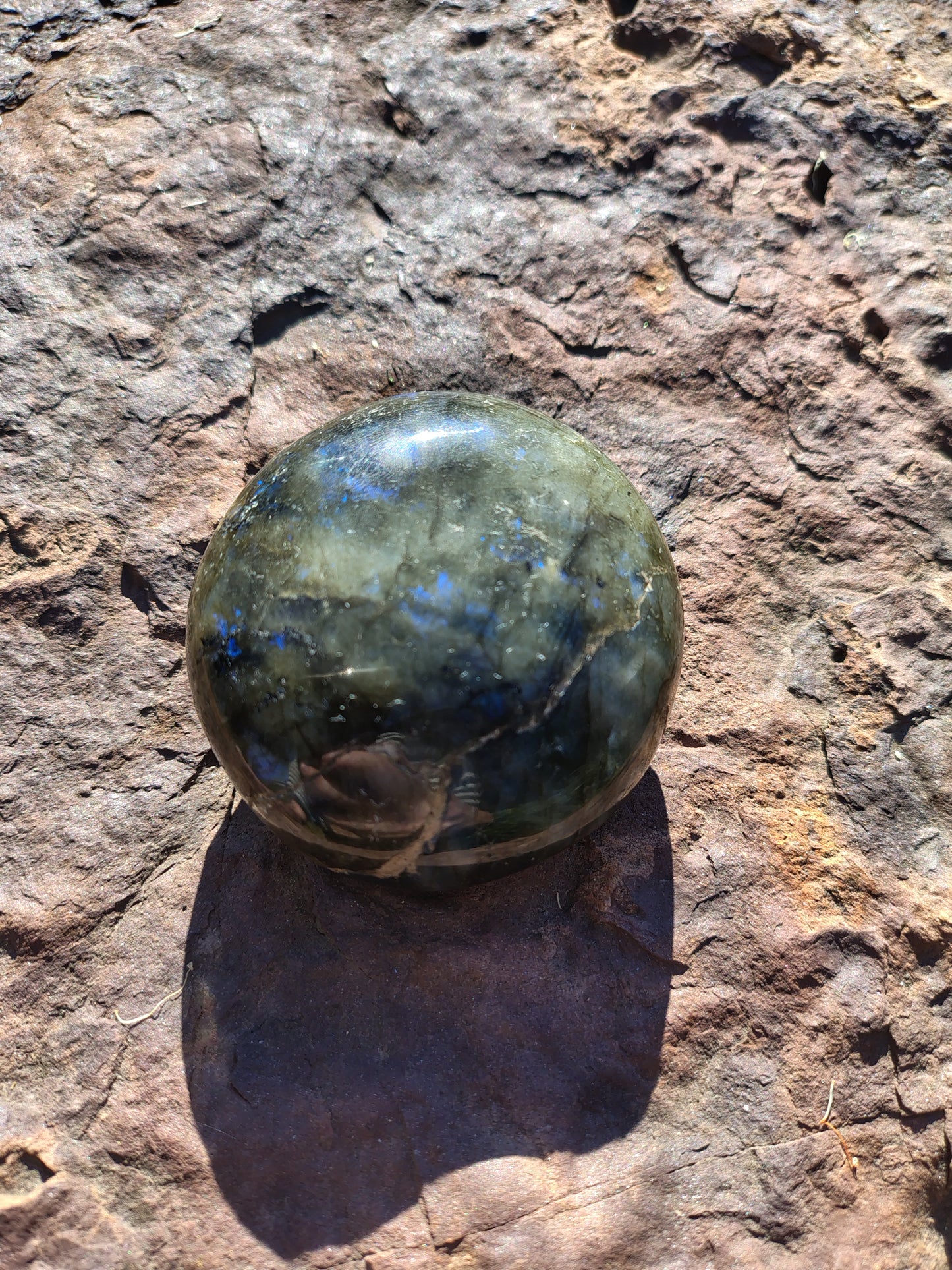 Labourite Palm Stone